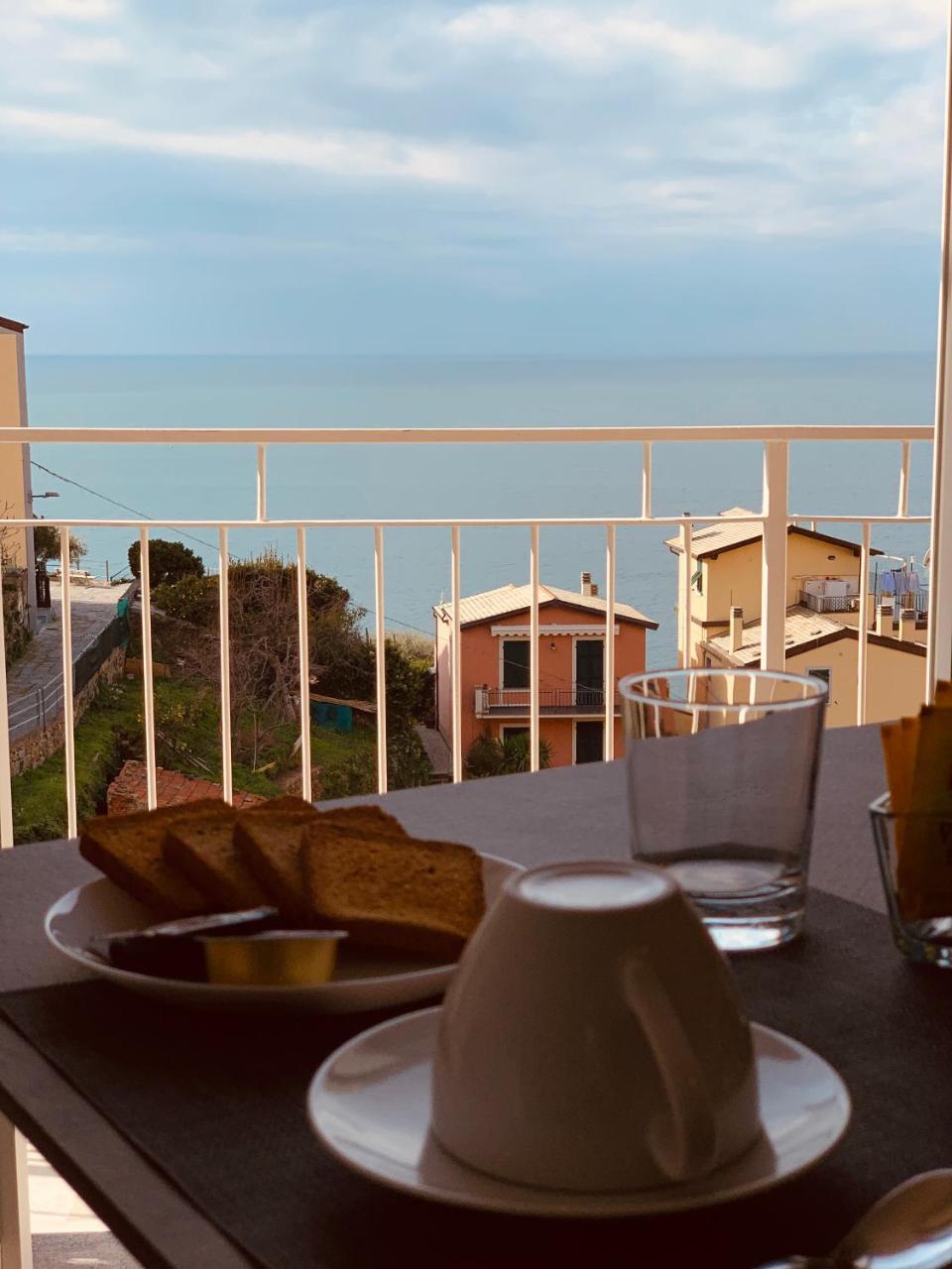 Cinque Terre Coast To Coast Hotel Riomaggiore Exterior photo